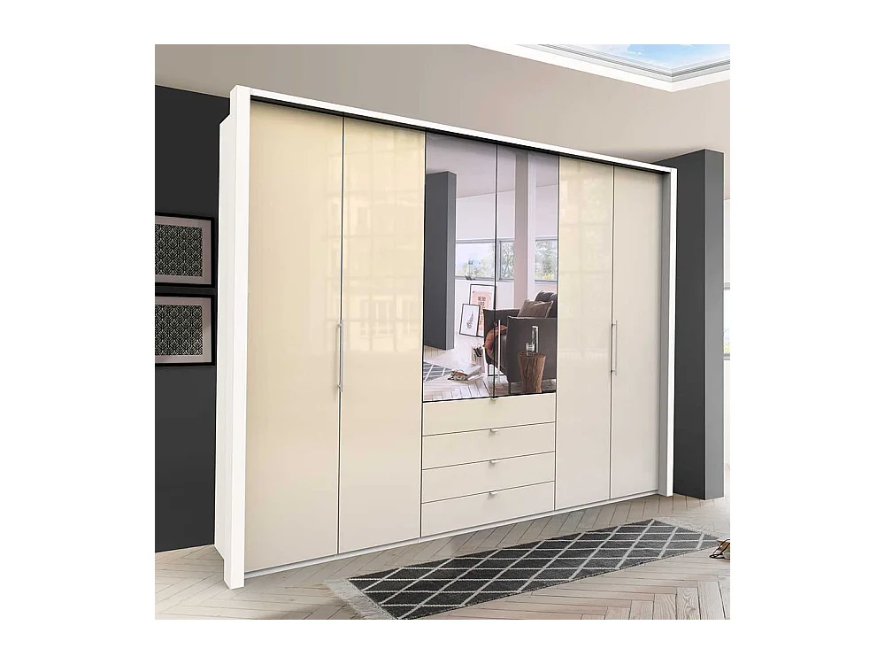 Cremefarbener Kleiderschrank mit Spiegel Falttüren und Schubladen