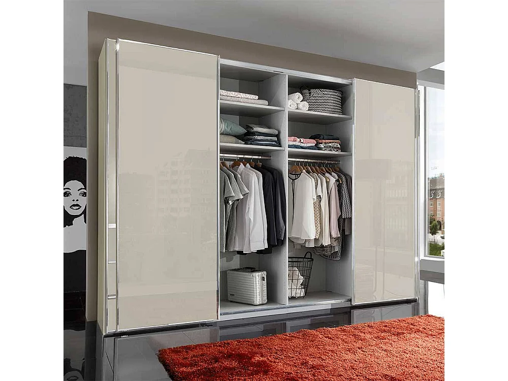 Kleiderschrank mit Schwebetüren in Champagner glasbeschichtet