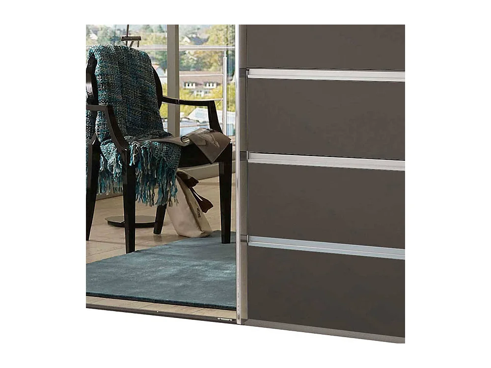 Moderner Gleittürenschrank in Braun 300 cm breit - 67 cm tief