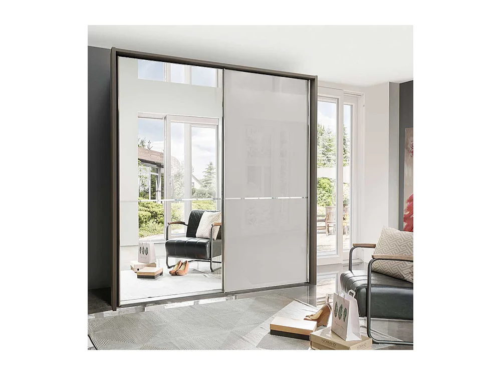 2 türiger Schwebetürenschrank in Hellgrau und Braun Spiegel