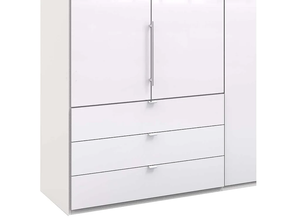 Weißer Falttürenschrank mit viel Stauraum glasbeschichtet