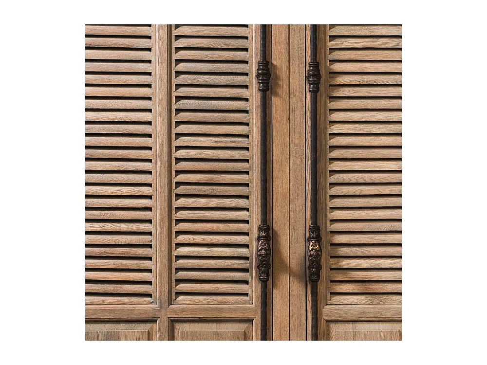 Kleiderschrank aus Eiche mit Antik Finish abschließbar