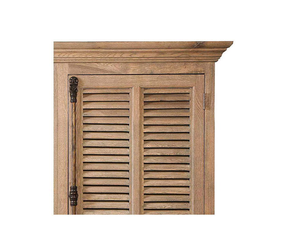 Kleiderschrank aus Eiche mit Antik Finish abschließbar