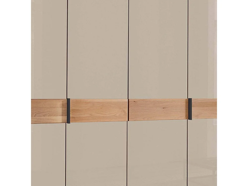 Drehtürenschrank Schlafzimmerschrank in modernem Design mit Metallgriffen