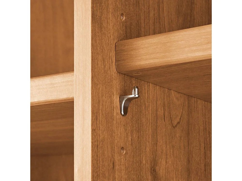 Kleiderschrank Schlafzimmerschrank teilmassiv in Erlefarben & Champagner