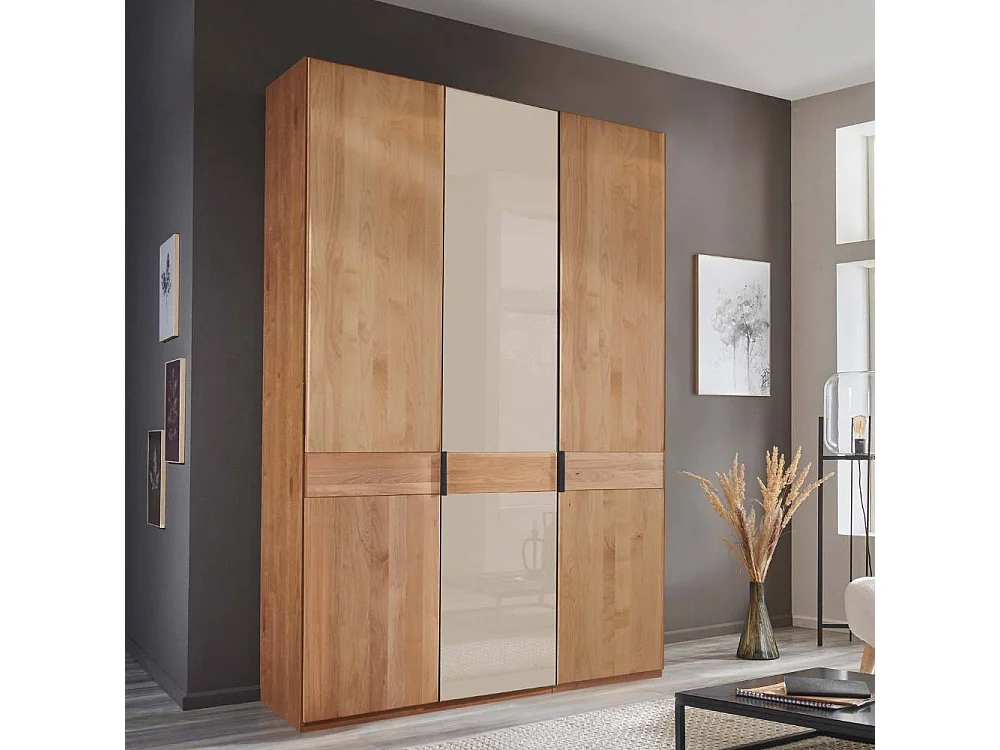 Kleiderschrank Schlafzimmerschrank teilmassiv in Erlefarben & Champagner