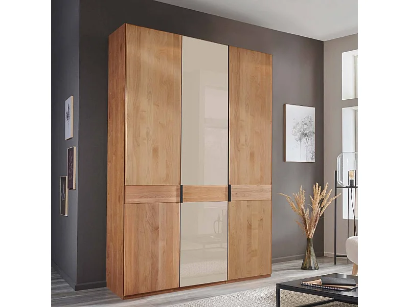 Kleiderschrank Schlafzimmerschrank teilmassiv in Erlefarben & Champagner