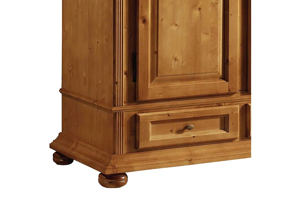 Schlafzimmer Kleiderschrank aus Fichte Massivholz antik lackiert