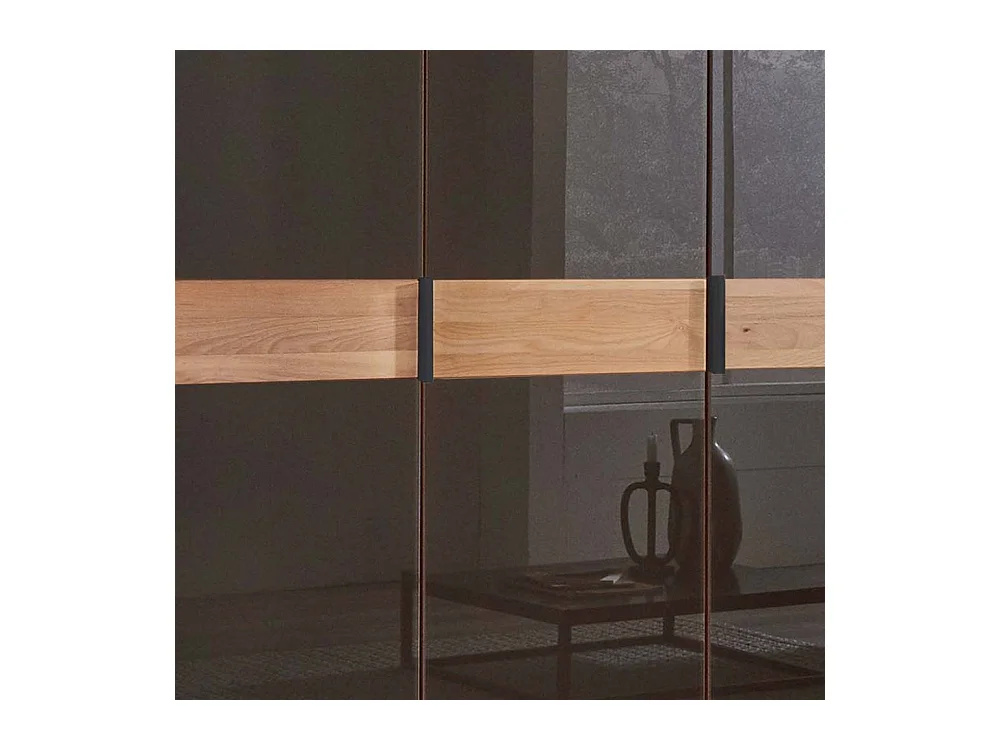 Drehtürenkleiderschrank Schlafzimmerschrank in modernem Design - vier Einlegeböden