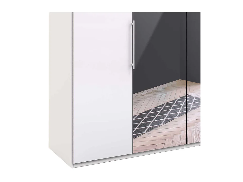 Schlafzimmerschrank in Weiß Falttüren und Spiegel