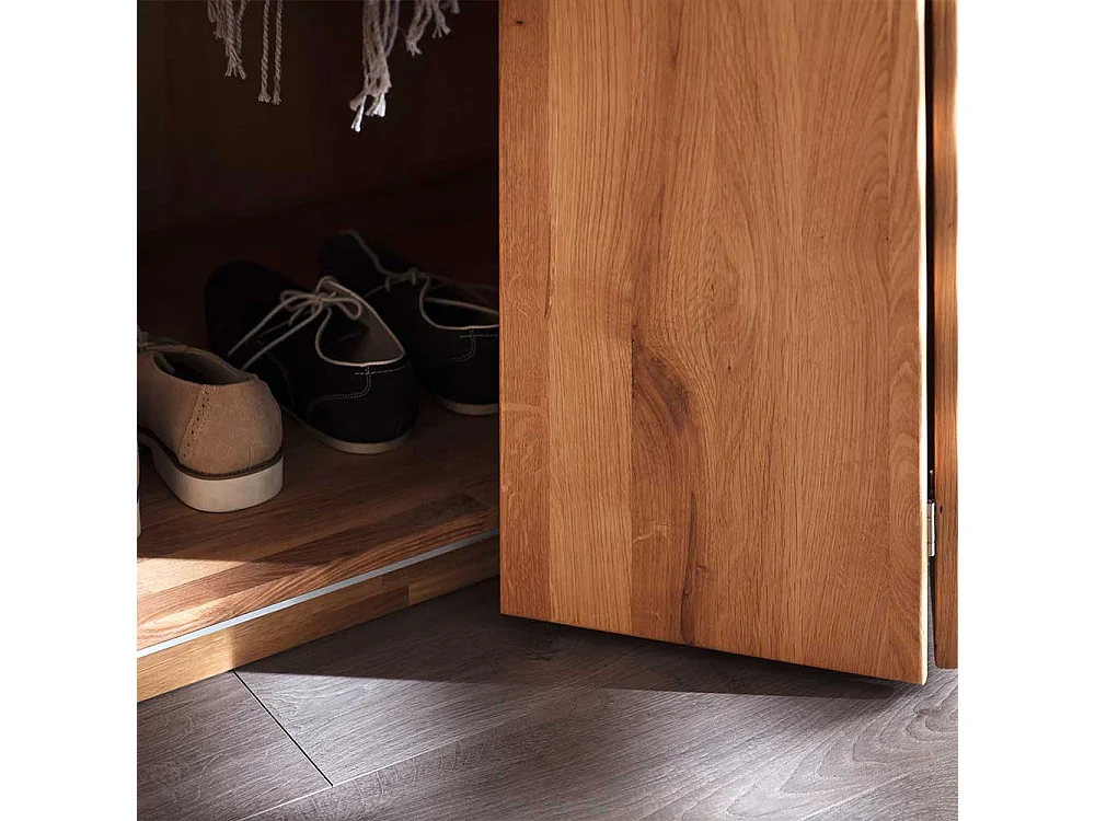 Falttürenschrank aus Wildeiche Massivholz Oberfläche geölt