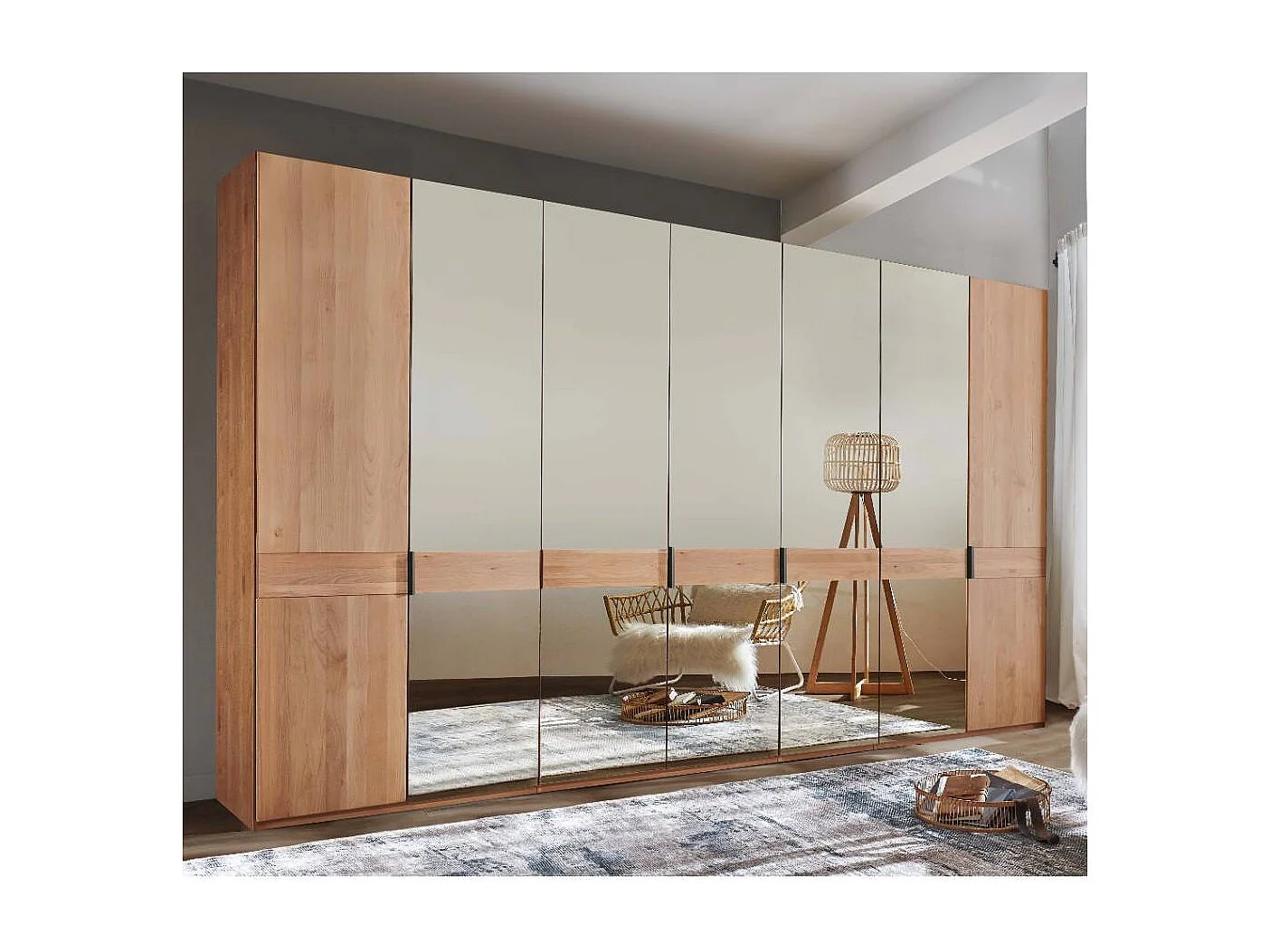 Drehtürschrank Schlafzimmerschrank in modernem Design und Erlefarben