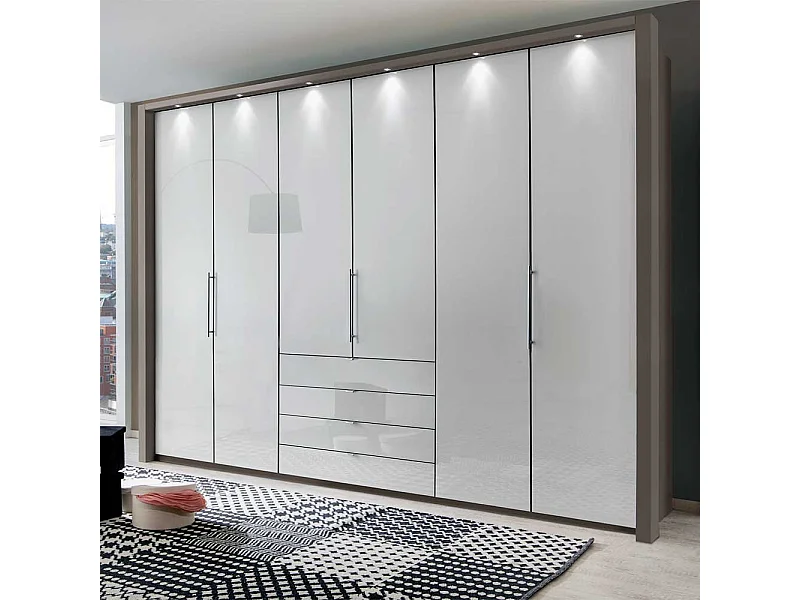 Schlafzimmerschrank in Braun und Weiß Falttüren