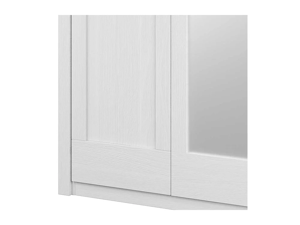 Schlafzimmer Kleiderschrank in Weiß einer Spiegeltür