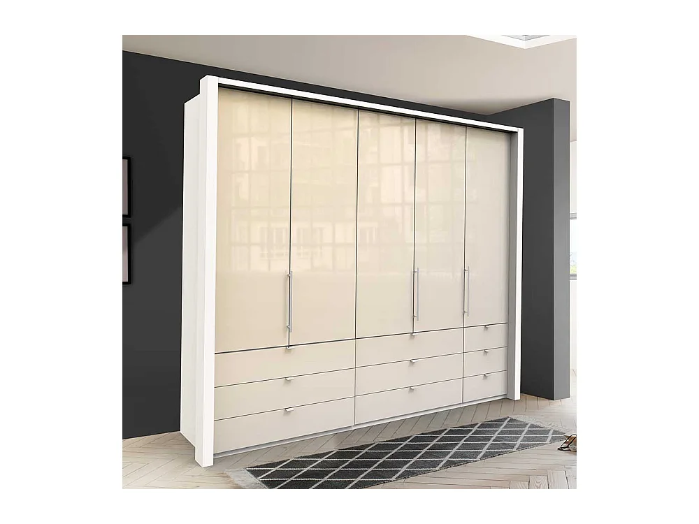 Breiter Kleiderschrank 3 türig Cremefarben