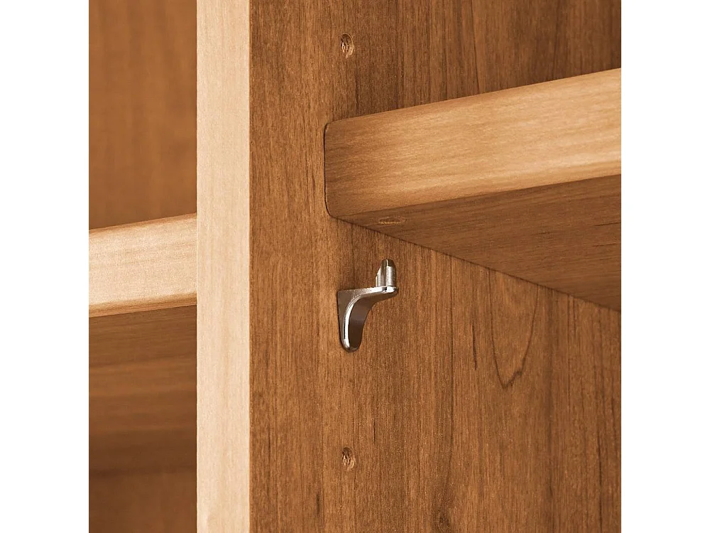 Kleiderschrank Drehtürenschrank in Erlefarben und Weiß