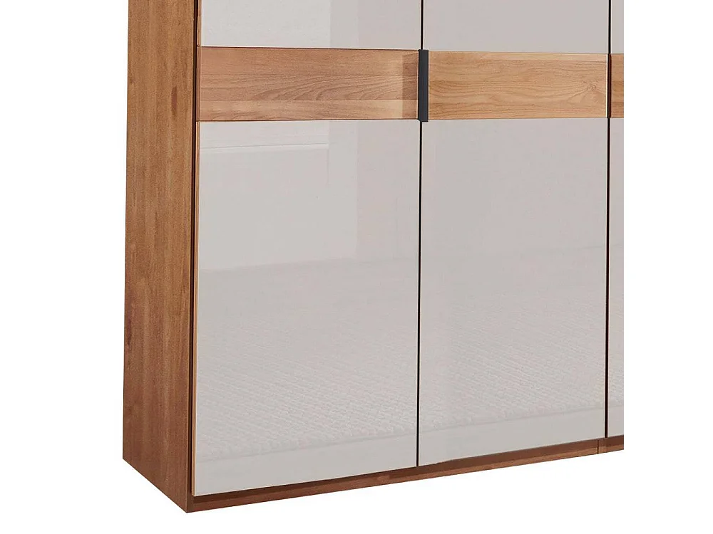 Kleiderschrank Drehtürenschrank in Erlefarben und Weiß