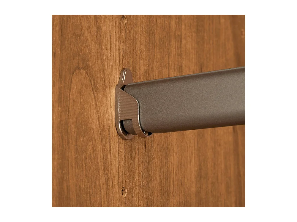 Spiegelschrank Schlafzimmerschrank in Erlefarben mit Metallgriffen