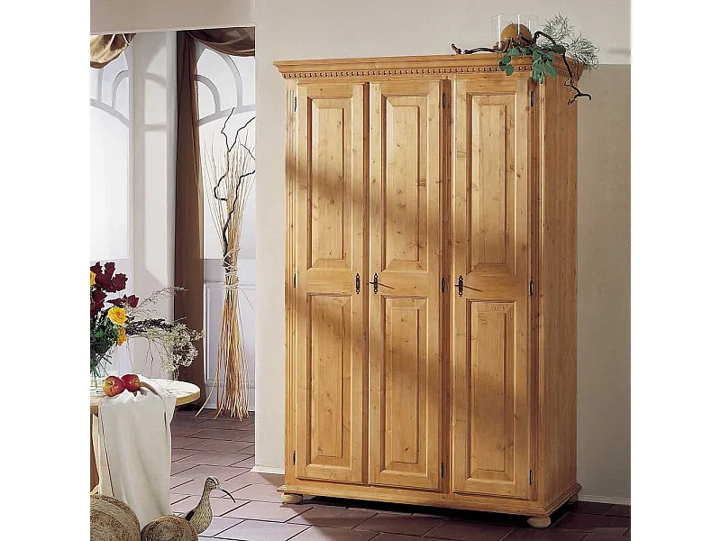 Schlafzimmerschrank aus Fichte Massivholz abschließbar