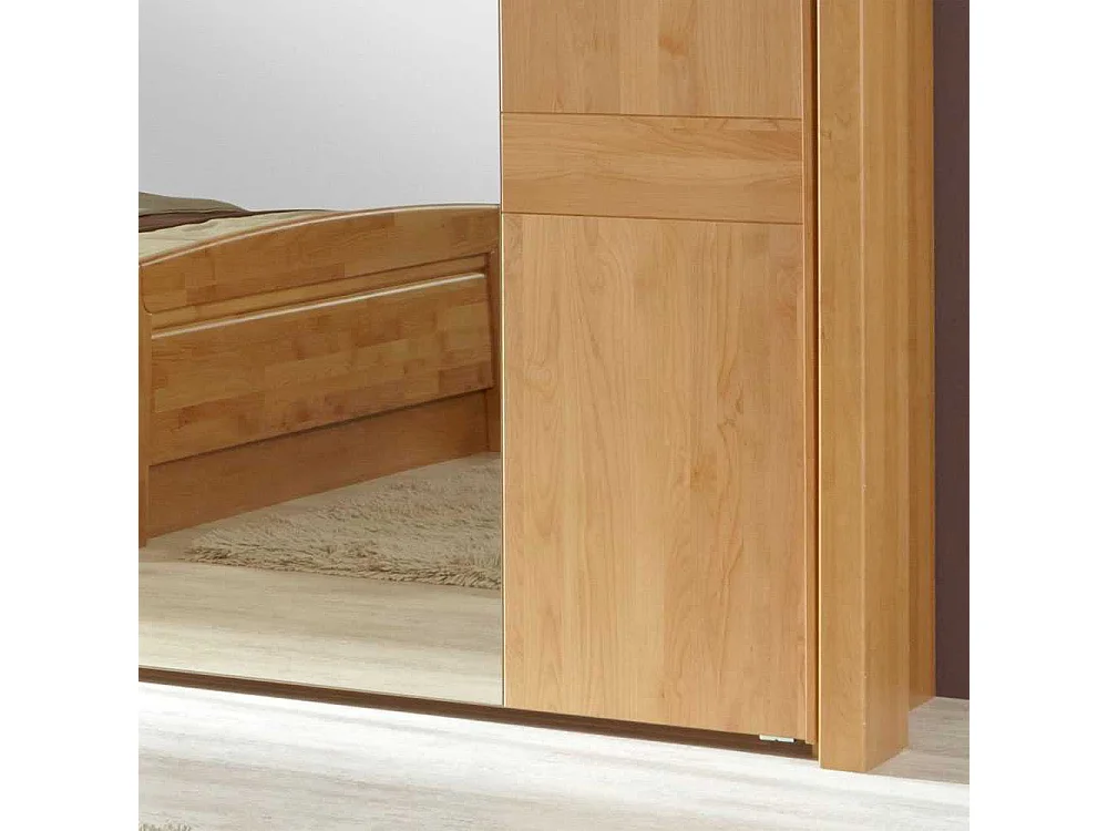 Schwebetürenschrank aus Erle Teilmassiv Beleuchtung