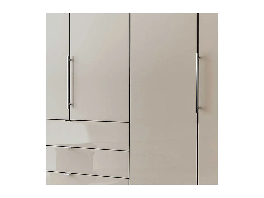 Schlafzimmer Kleiderschrank in Creme Weiß und Braun Falttüren