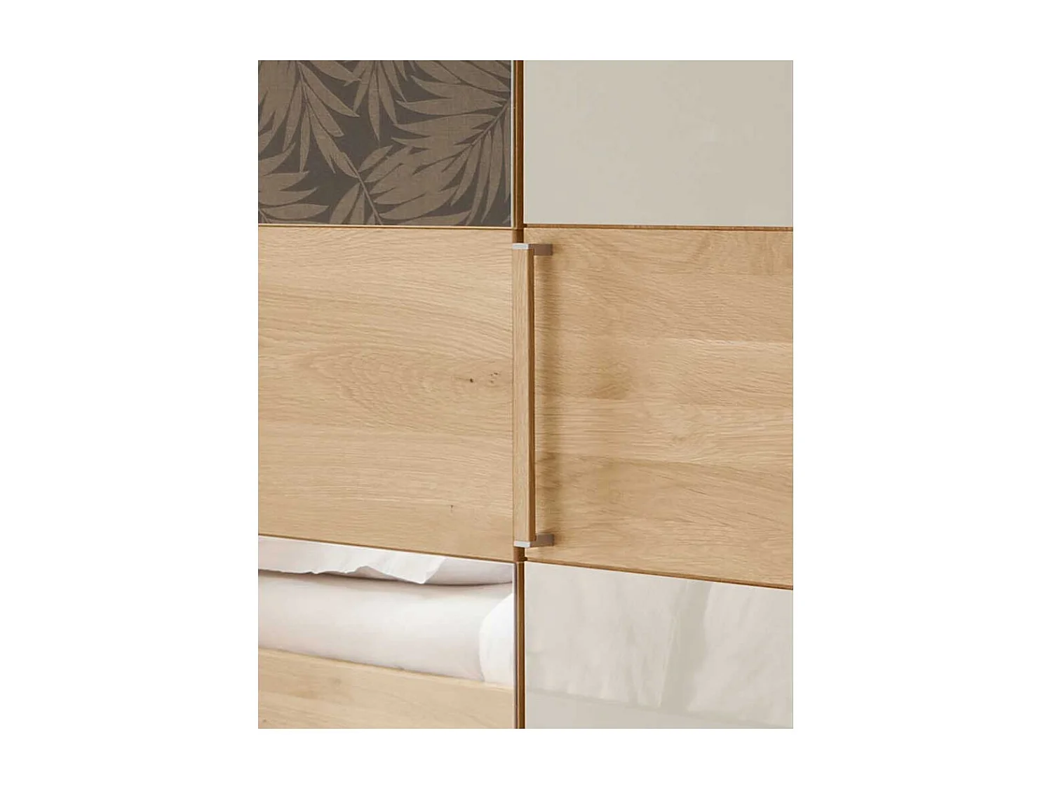 Schlafzimmerschrank in Beige und Eiche teilmassiv Spiegel