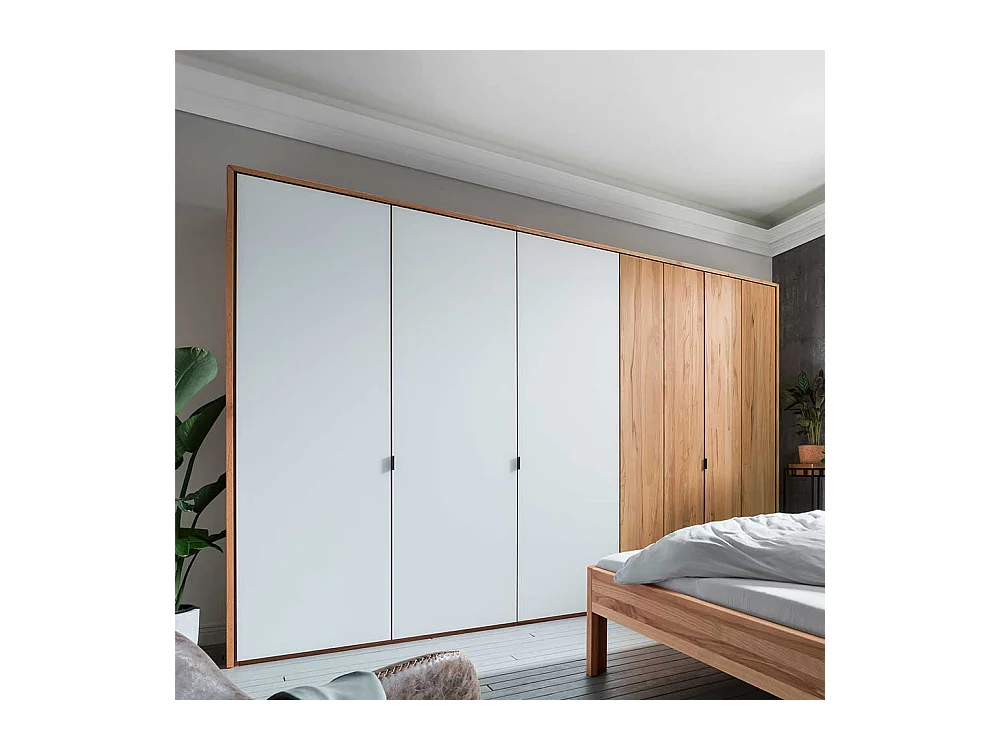 Moderner Schlafzimmerschrank in Weiß und Kernbuche 5 türig