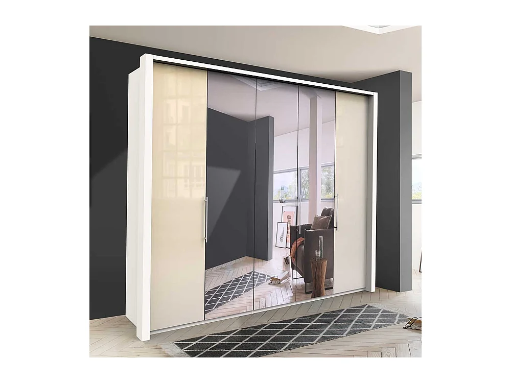 Breiter Kleiderschrank in Cremefarben Falttüren