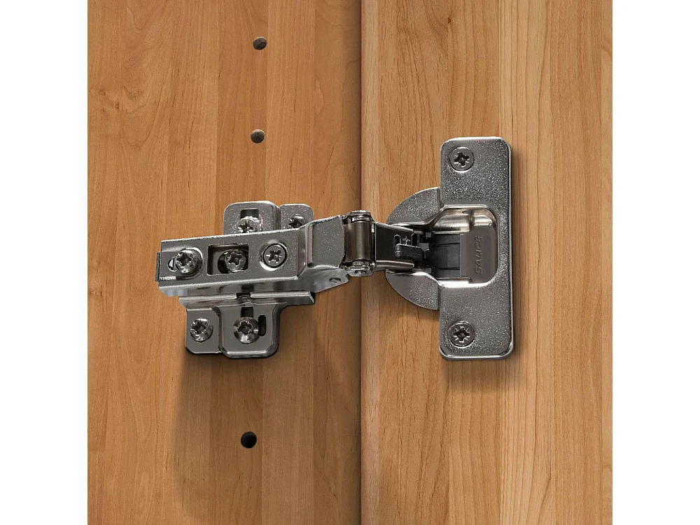 Kleiderschrank Drehtürenkleiderschrank mit Massivholz Türen in Erlefarben