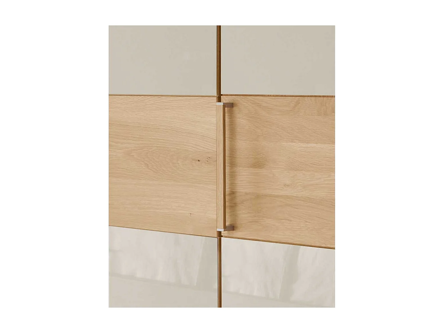 Schlafzimmerschrank in Beige Glas beschichtet Eiche