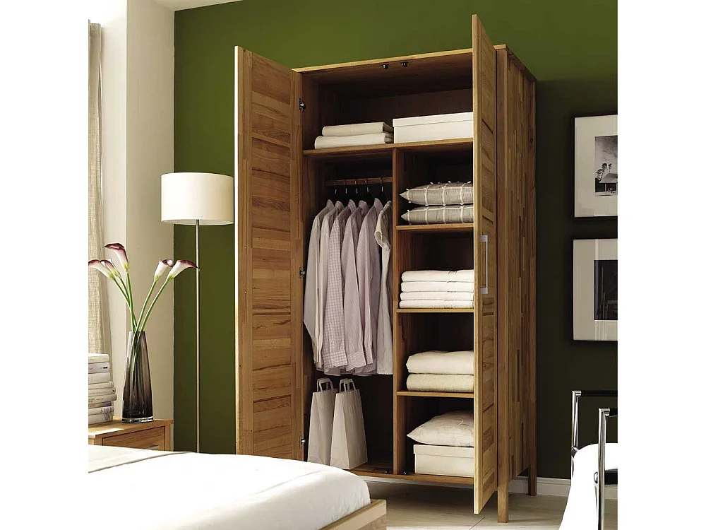 Schlafzimmerschrank in Kernbuchefarben Geölt