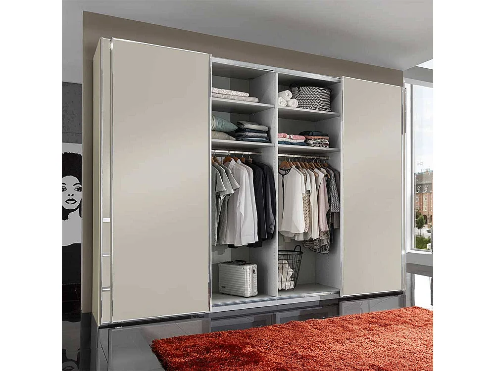 Schlafzimmerschrank modern in Champagner Schwebetüren