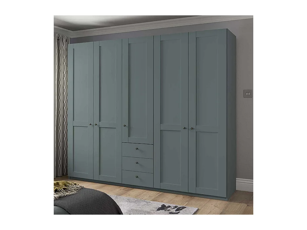 Kleiderschrank 250 cm breit im modernen Landhausstil Graugrün