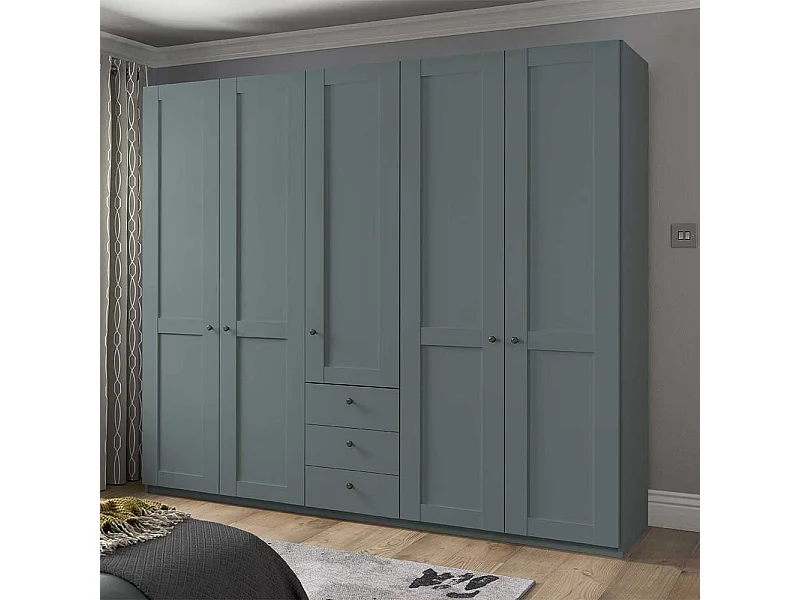 Kleiderschrank 250 cm breit im modernen Landhausstil Graugrün