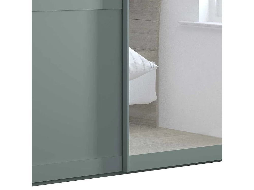 Kleiderschrank mit Schiebetüren in Graugrün Made in Germany