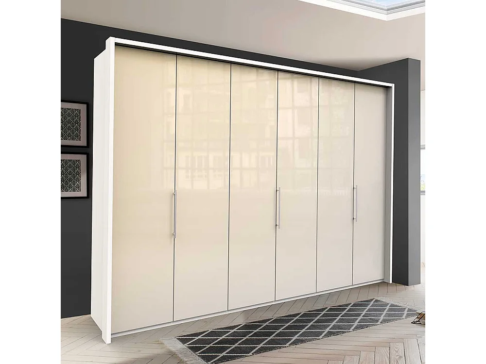Großer Kleiderschrank mit 3 Falttüren Cremefarben