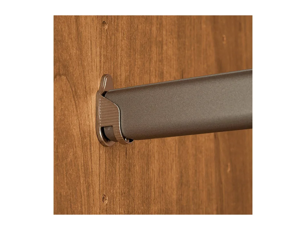 Drehtürenschrank Kleiderschrank in Erlefarben mit Metallgriffen