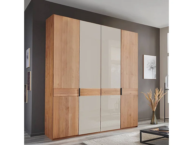 Drehtürenschrank Kleiderschrank in Erlefarben mit Metallgriffen