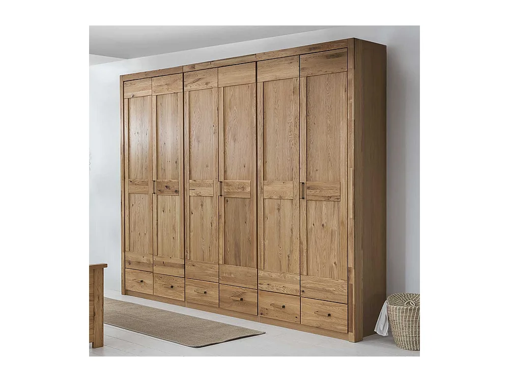 Teilmassiver Schlafzimmerschrank in Asteichefarben Landhausstil