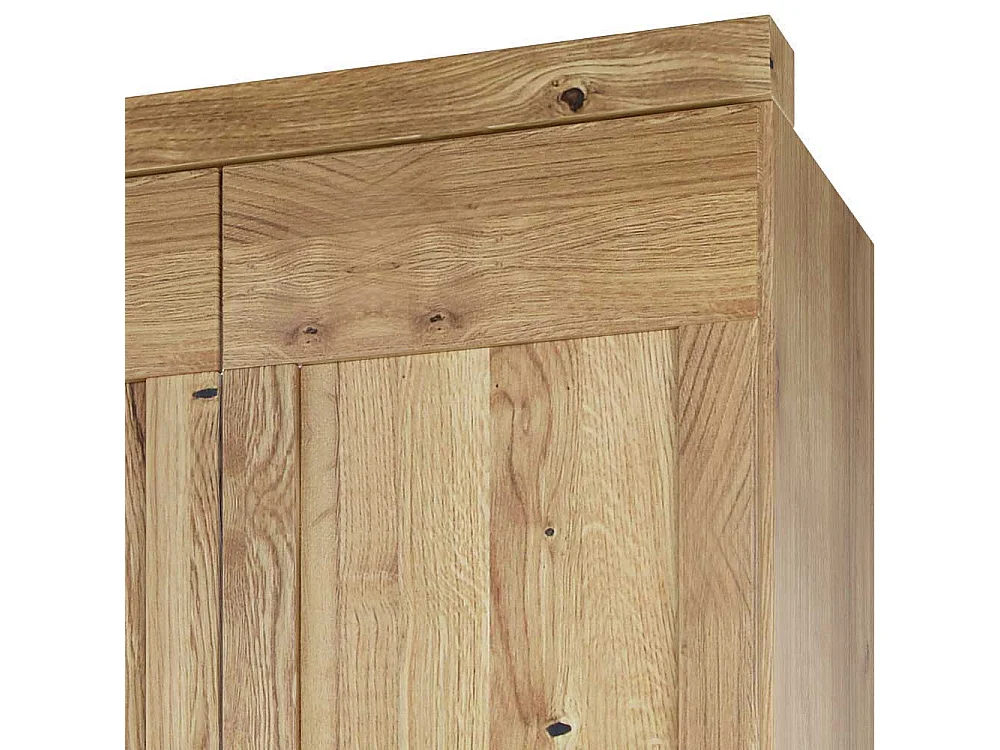 Teilmassiver Schlafzimmerschrank in Asteichefarben Landhausstil