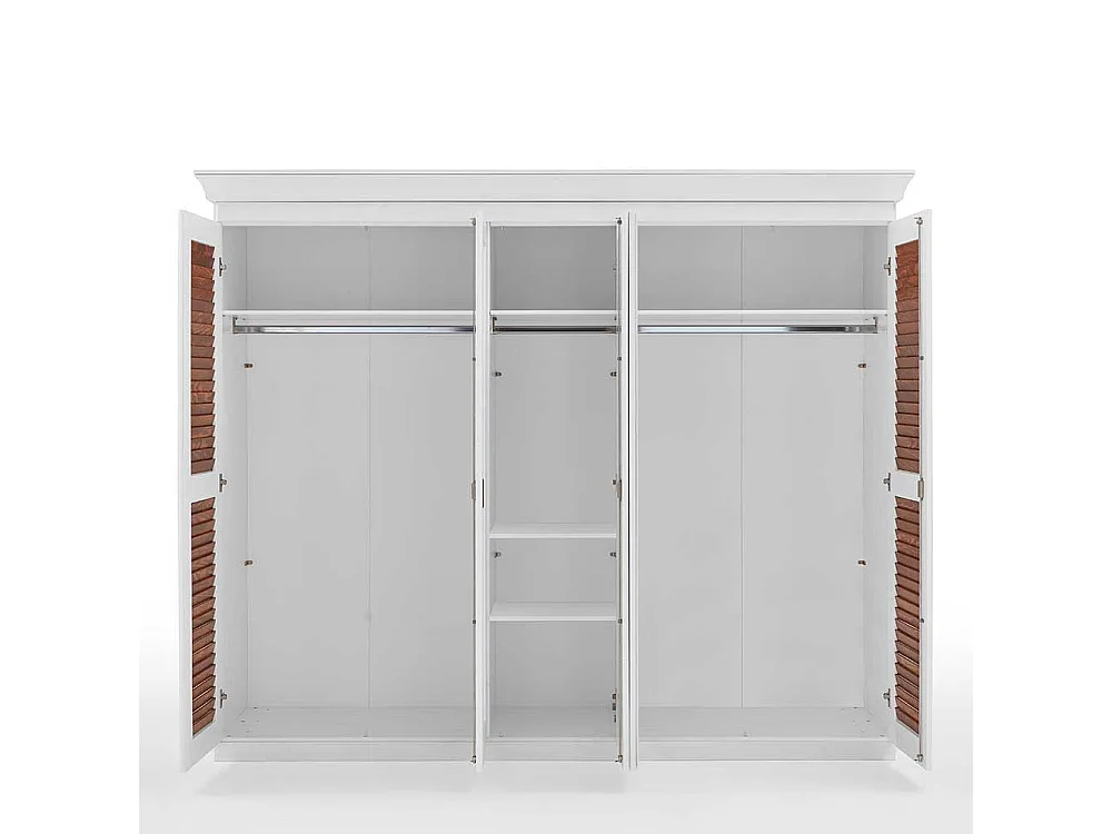 Hochwertiger Holzkleiderschrank im Landhaus Stil drei Spiegeltüren