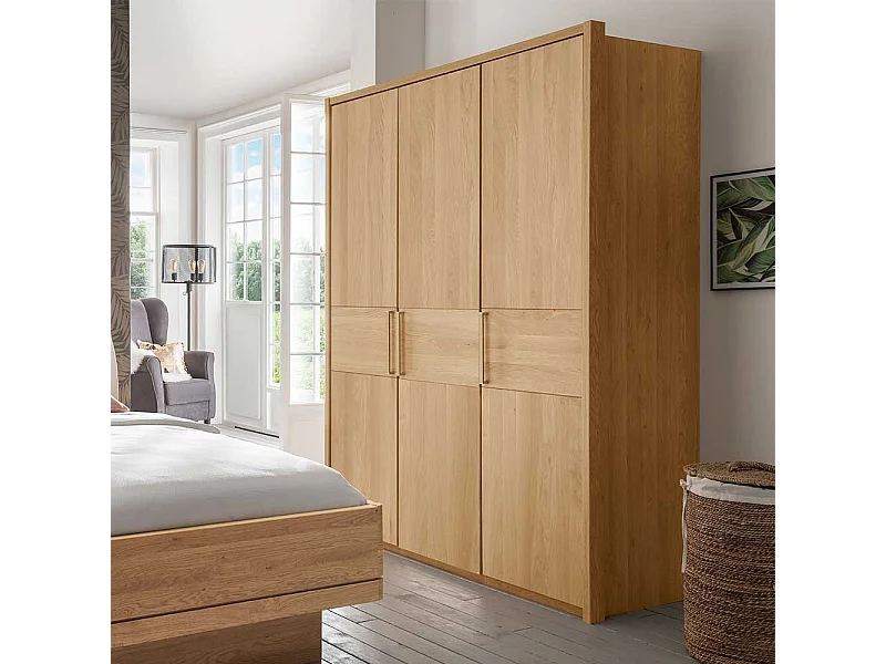 Holzschrank aus Eiche teilmassiv 3-türig