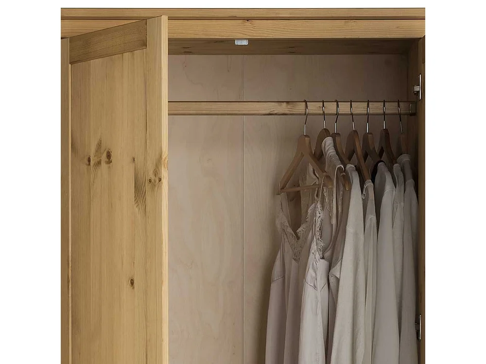 Holzkleiderschrank im Landhausstil 187 cm breit