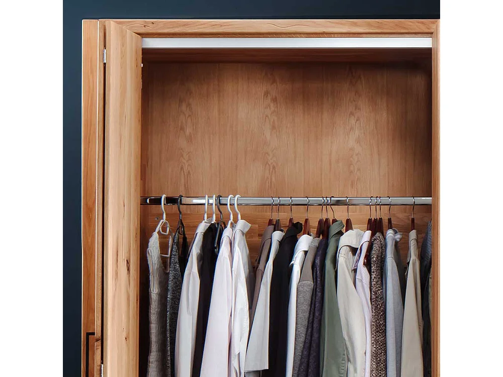 Holzkleiderschrank aus Wildeiche Massivholz Falttüren