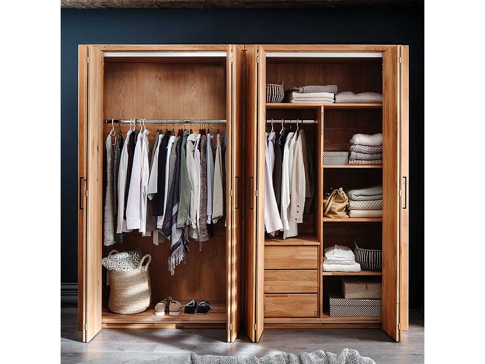 Holzkleiderschrank aus Wildeiche Massivholz Falttüren