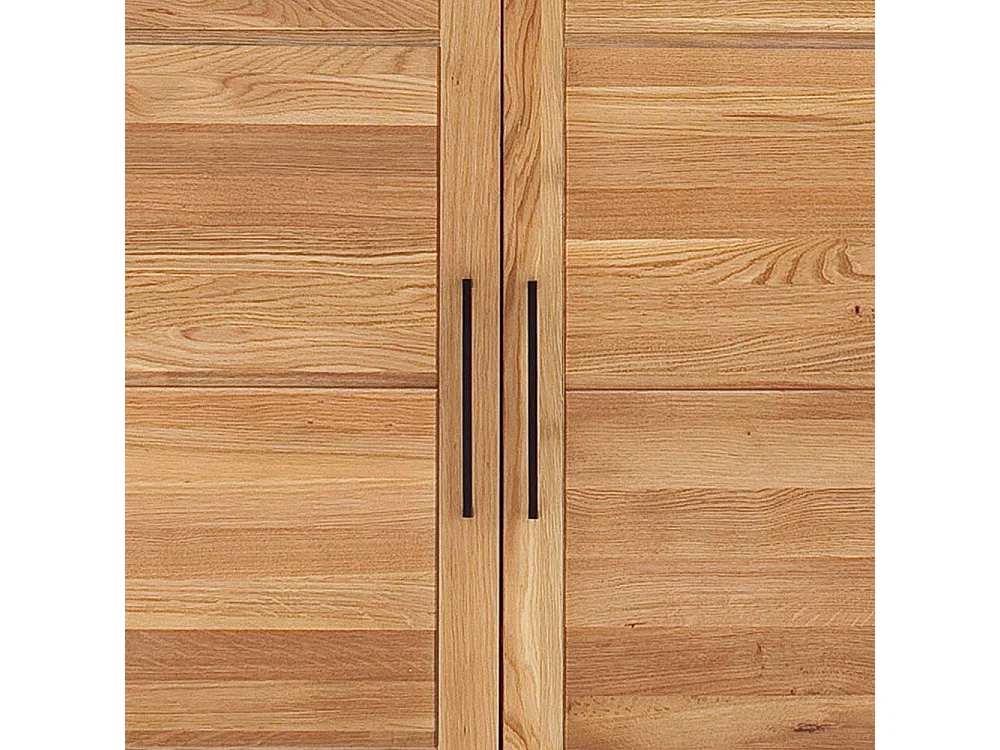 Massiver Holzkleiderschrank aus Wildeiche vier Türen