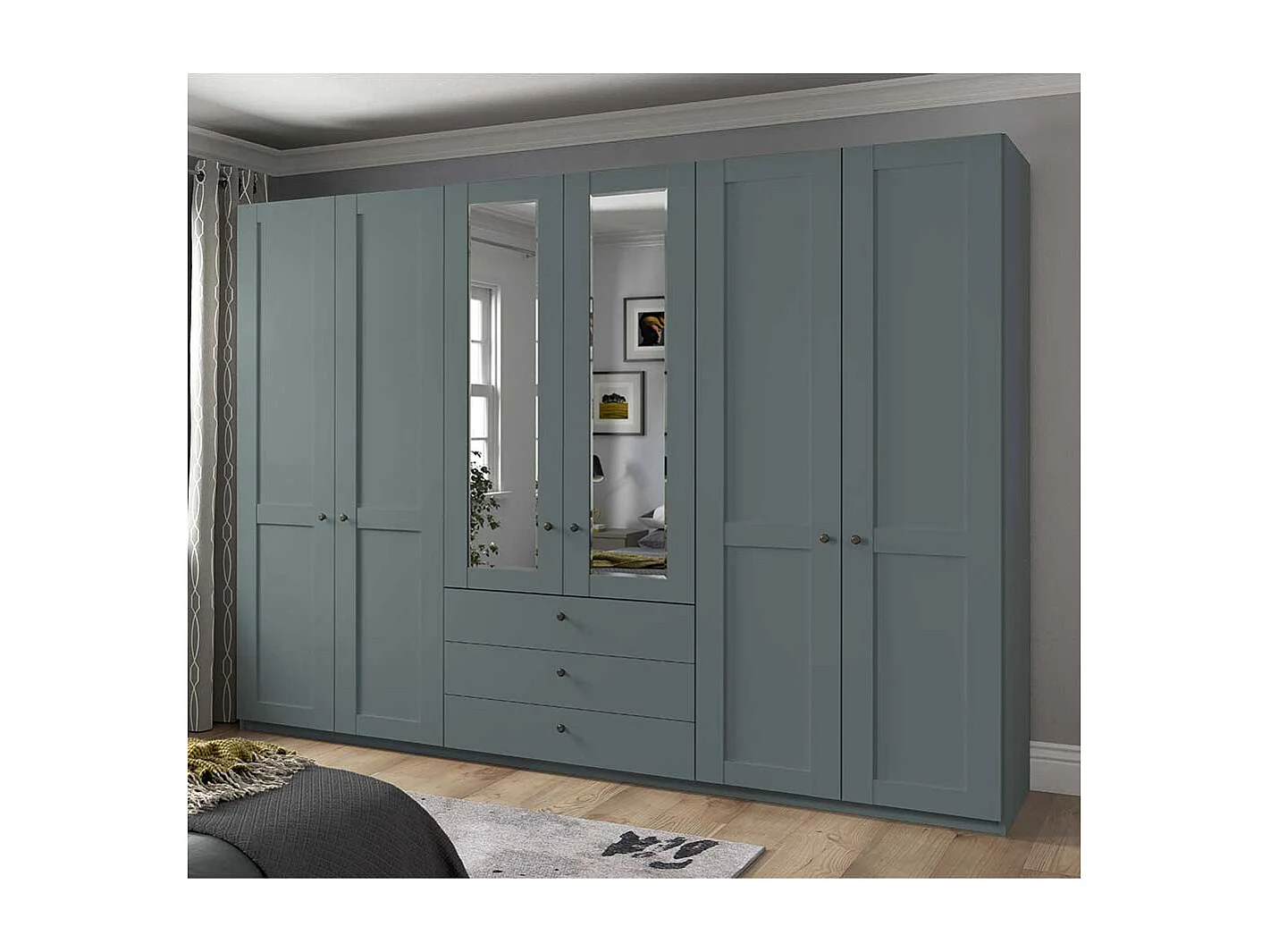 Landhausschlafzimmerschrank in Graugrün drei Schubladen