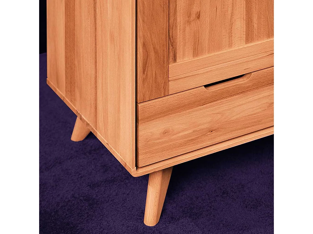 Holzkleiderschrank aus Kernbuche Massivholz geölt
