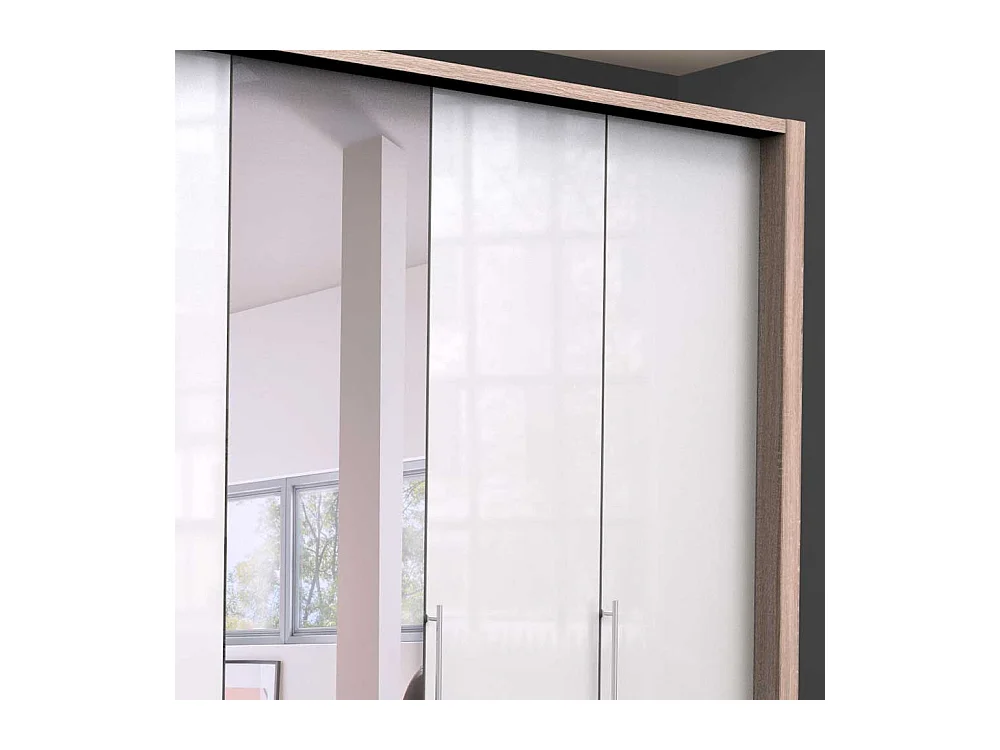 Weißer Schlafzimmerkleiderschrank mit Spiegel glasbeschichtet