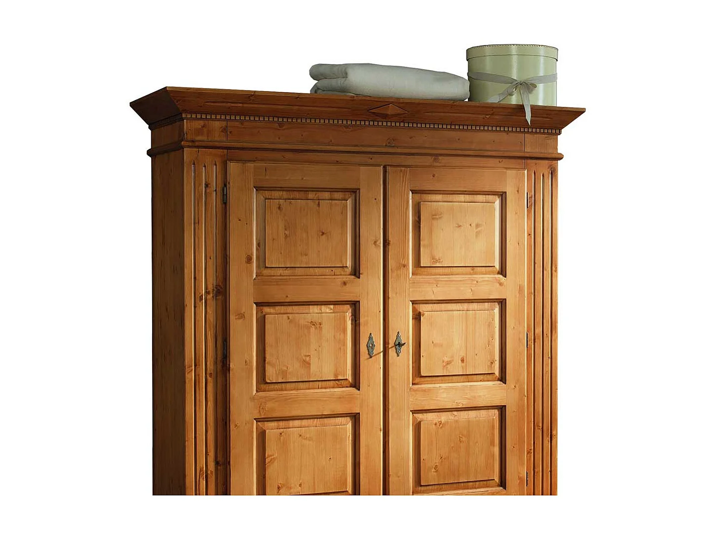 Bauernschrank aus Fichte Massivholz abschließbar